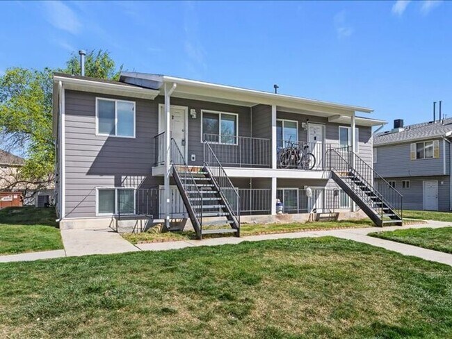 Foto del edificio - West Valley Clean & Affordable 2 bed, 1 bath apt