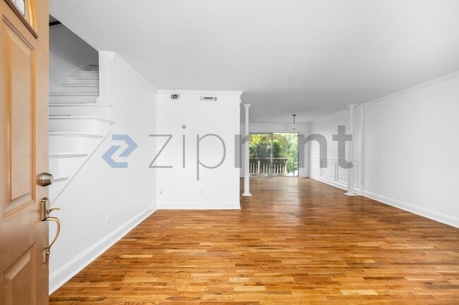 Building Photo - Unit N1