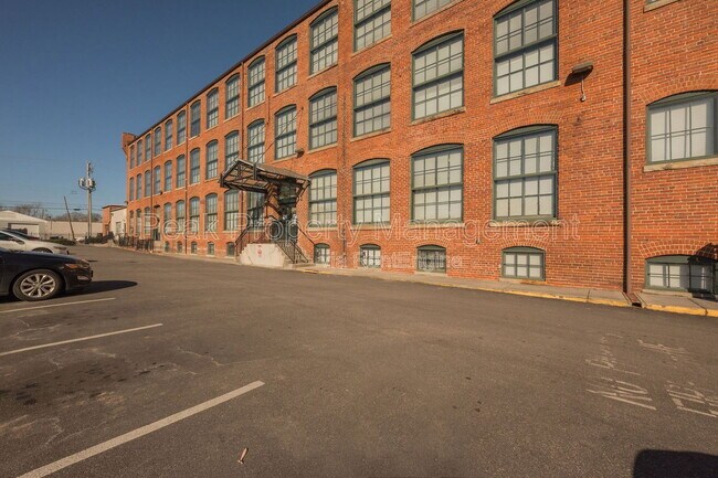 Building Photo - 801 Hinton St