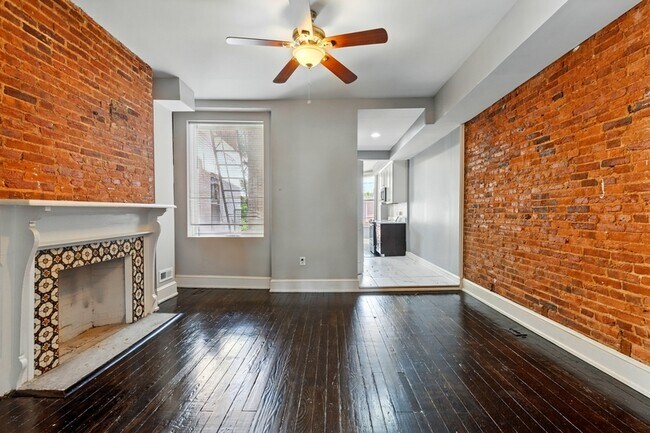 Foto del edificio - 2323 N Calvert St