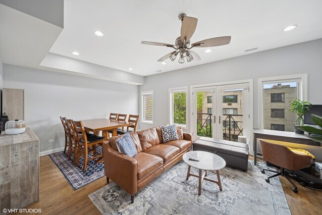 Foto del edificio - 6065 N Ridge Ave