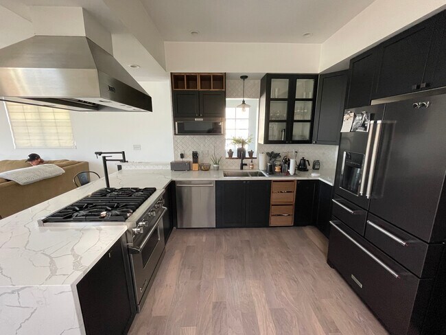 Foto del edificio - 1340 Hoyt Ave