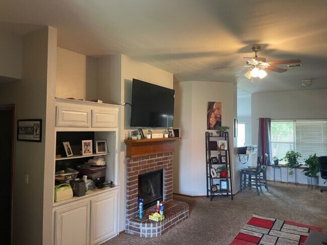 Foto del edificio - Beautiful edmond home for lease
