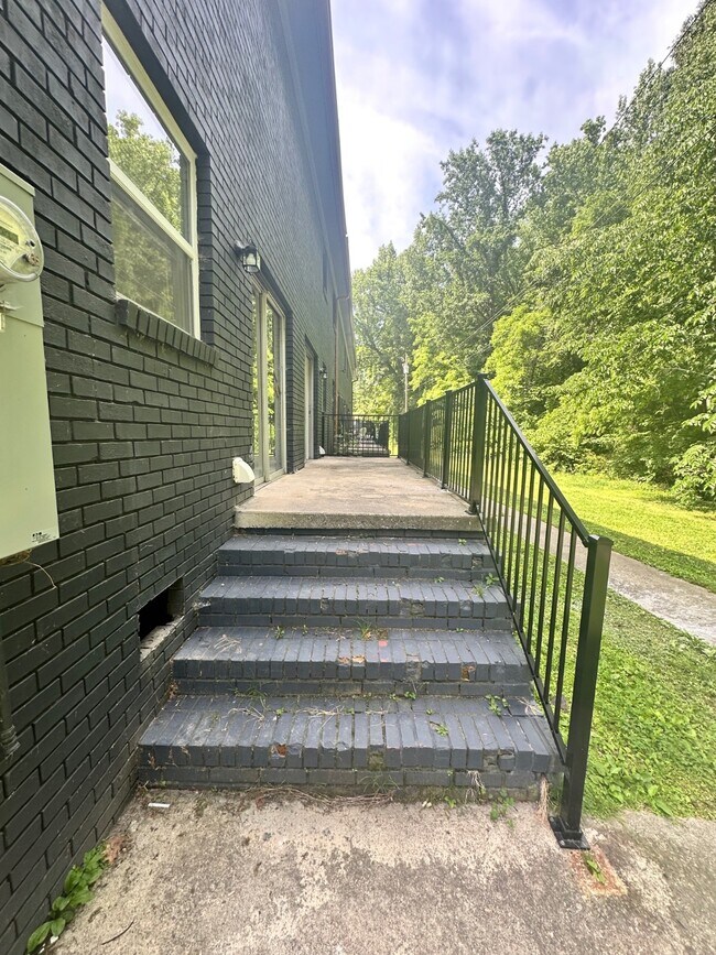 Foto del edificio - 1472 Sherwood Dr