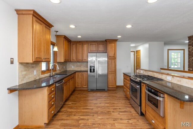 Building Photo - 8303 Cowan Lake Dr NE