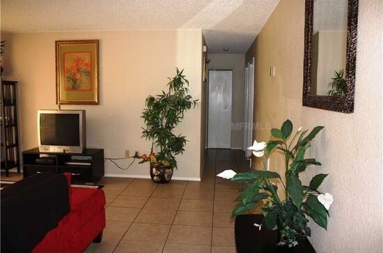 Foto del edificio - 20028 Isobar Ave