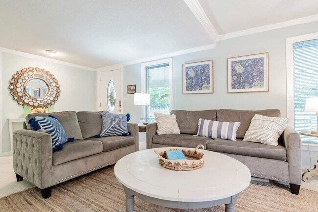 Foto del edificio - 3210 Ward Rd