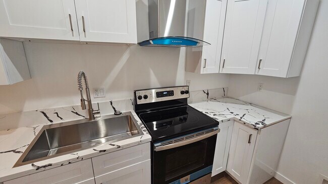 Foto del edificio - 15011 Hartland St