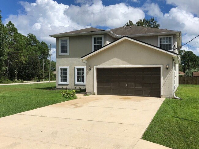 Foto del edificio - Large 5 Bedroom, 3 Bathroom Single Family ...