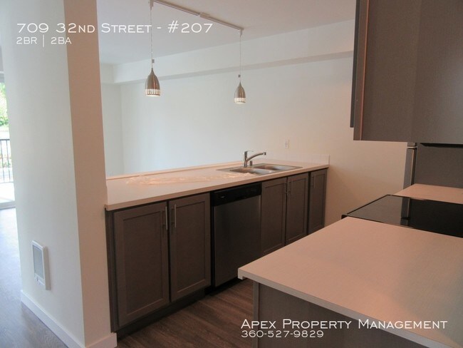 Foto del edificio - NEAR WWU - Harvard Suites / New Construction