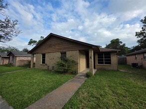 Building Photo - 1615 Hazelwood St