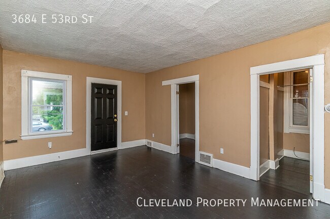 Foto del edificio - Spacious Single Family Home