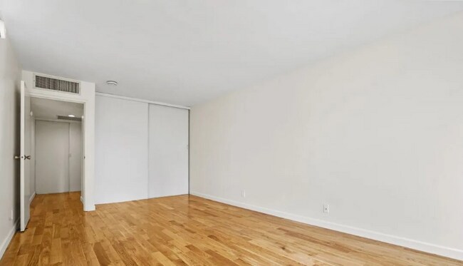 Foto del edificio - 1200 Broadway St