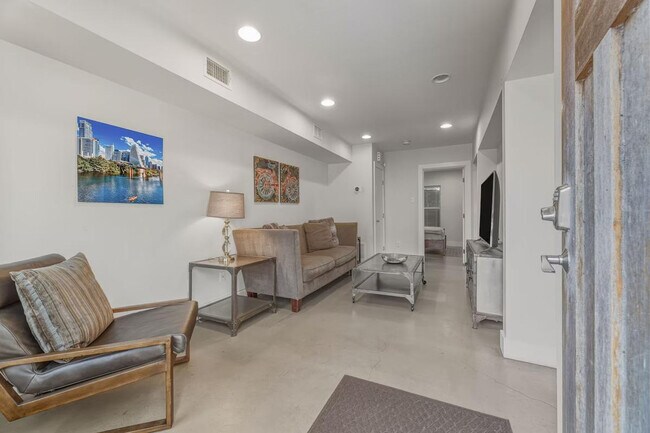 Foto del edificio - 512 Bouldin Ave