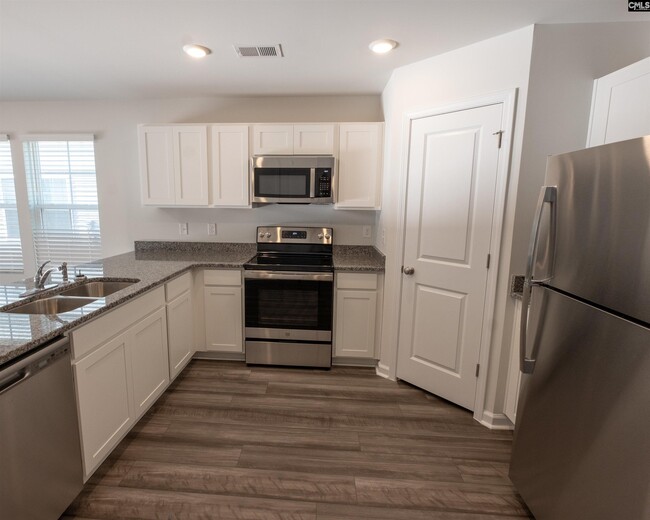 Building Photo - 348 Braemar Dr