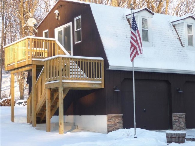 Foto del edificio - 393 Laurel Ln