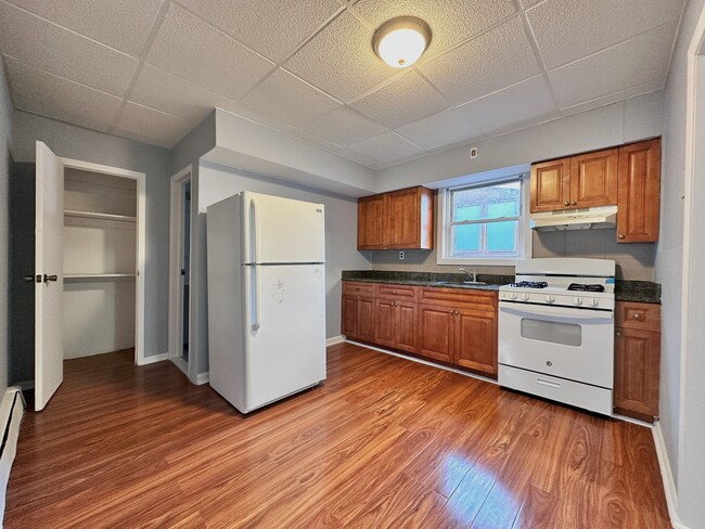 Building Photo - 300 70th St