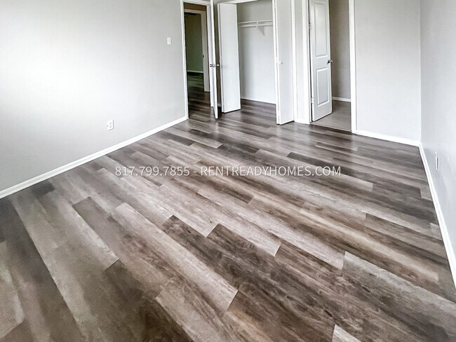 Foto del edificio - 5302 Shadow Lake Dr