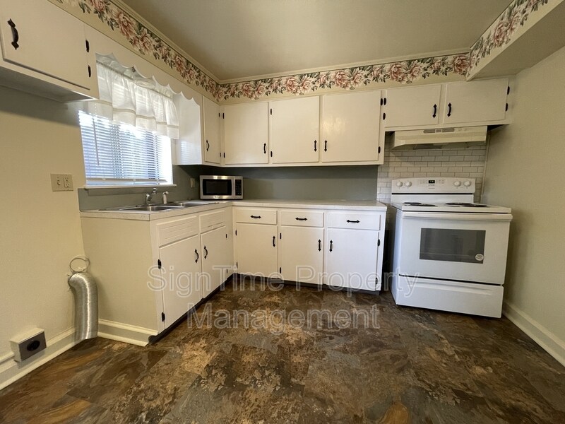 Primary Photo - 310 Key Ave