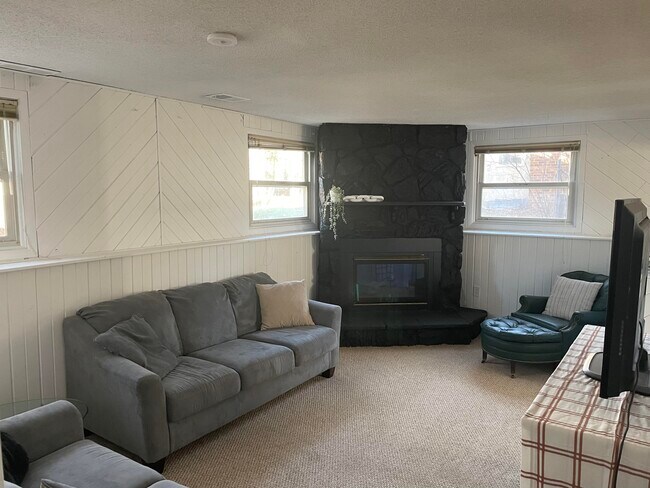 Foto del edificio - 4008 White Bear Ave N