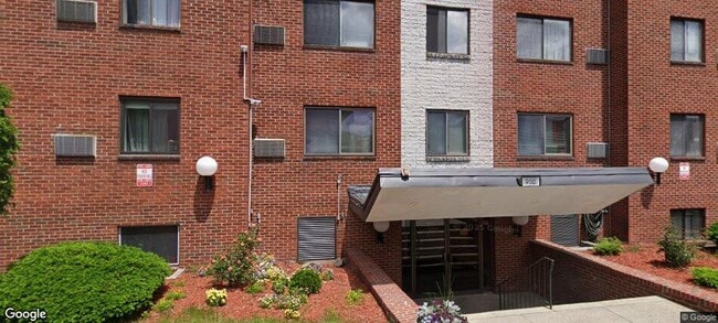 Building Photo - 900 Governors Dr