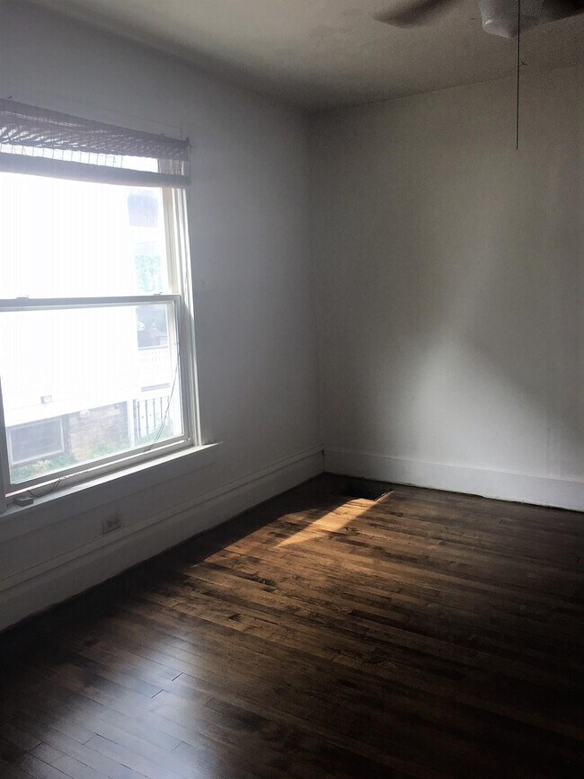 Foto del edificio - 1570 S 80th St