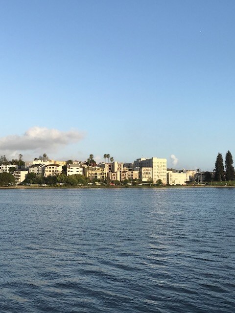 WALK 1 BLOCKS TO LAKE MERRITT - 282 Van Buren Ave