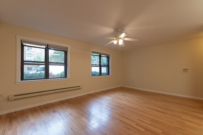 Foto del edificio - 540 W Wellington Ave
