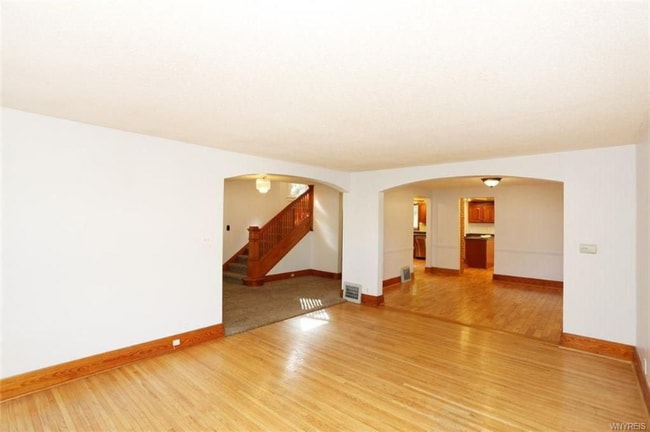 Building Photo - 706 Nash Rd
