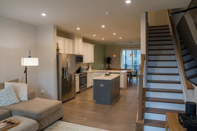 Building Photo - 3639 Tryclan Dr