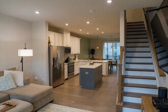Building Photo - 3639 Tryclan Dr