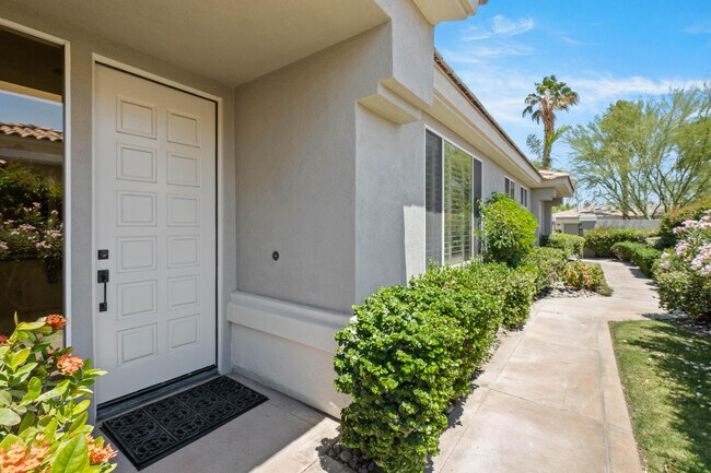 Foto del edificio - 461 Desert Holly Dr