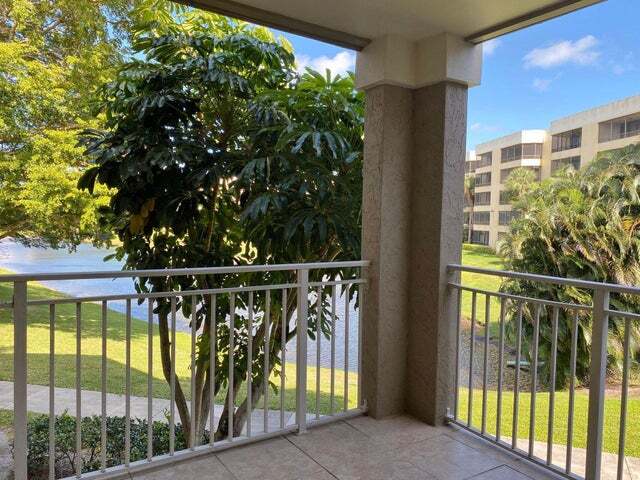 Foto del edificio - 1885 Palm Cove Blvd