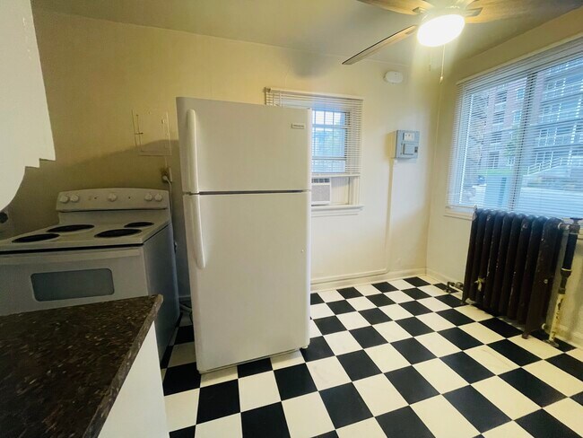 Foto del edificio - Apartment in the Avenues!