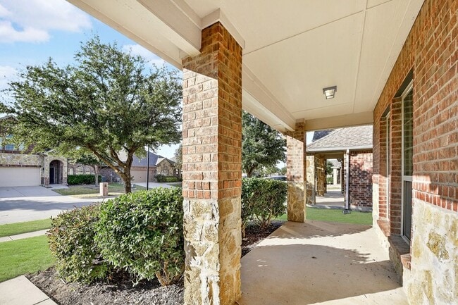 Building Photo - 217 Rugby Ln