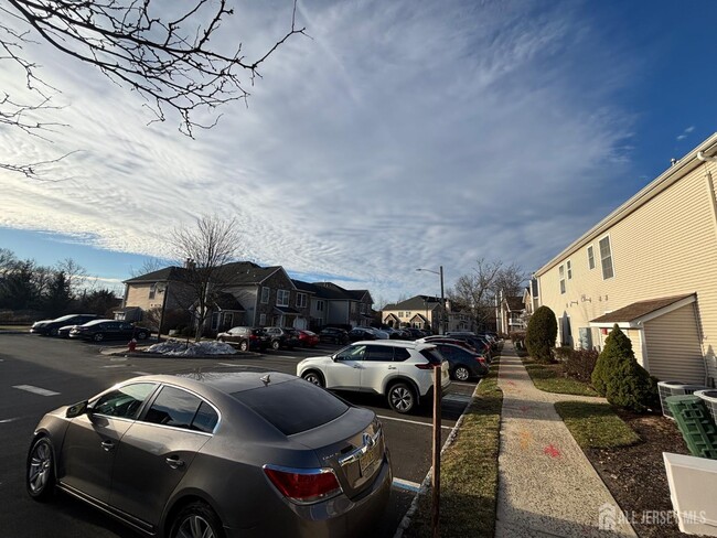 Building Photo - 116 Chariot Ct