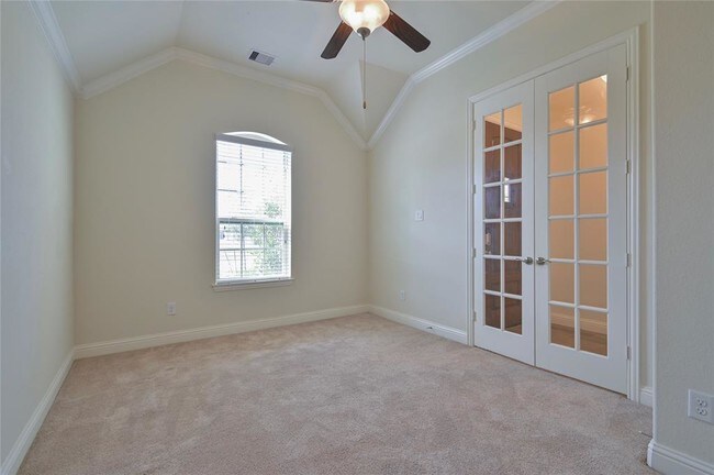 Building Photo - 2027 Scenic Hollow Ln