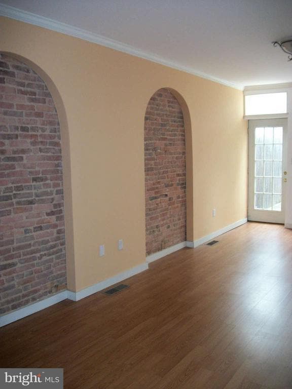 Building Photo - 2203 Lamley St