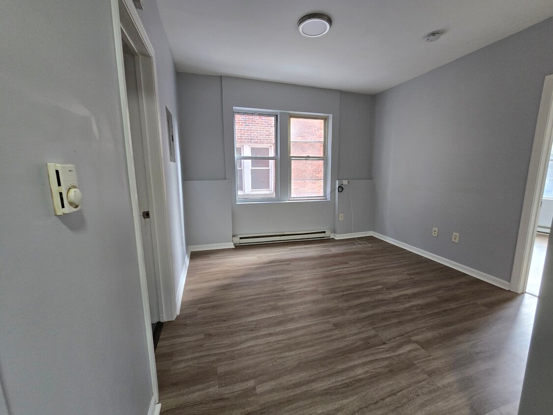 Building Photo - 31 Whittier St