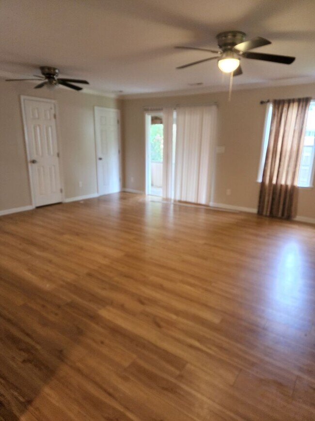Foto del edificio - 8025 Kirbyhaigh Cir