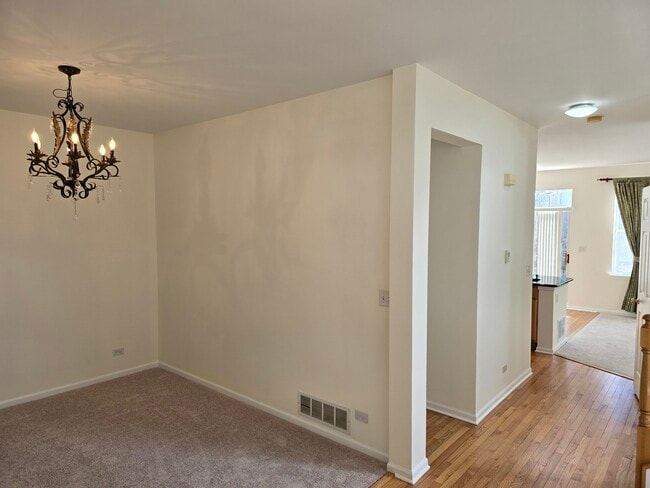 Building Photo - 211 Valley View Dr