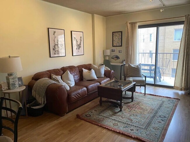 Foto del edificio - 1718 P St NW