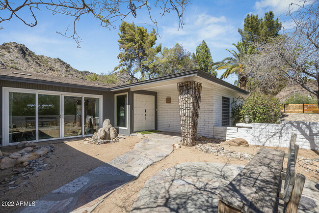 Building Photo - 2432 Piestewa Peak Dr