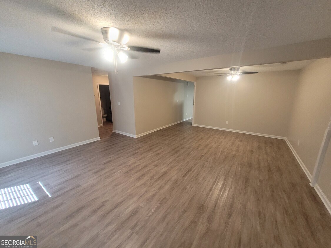 Foto del edificio - 1512 Turner Ct