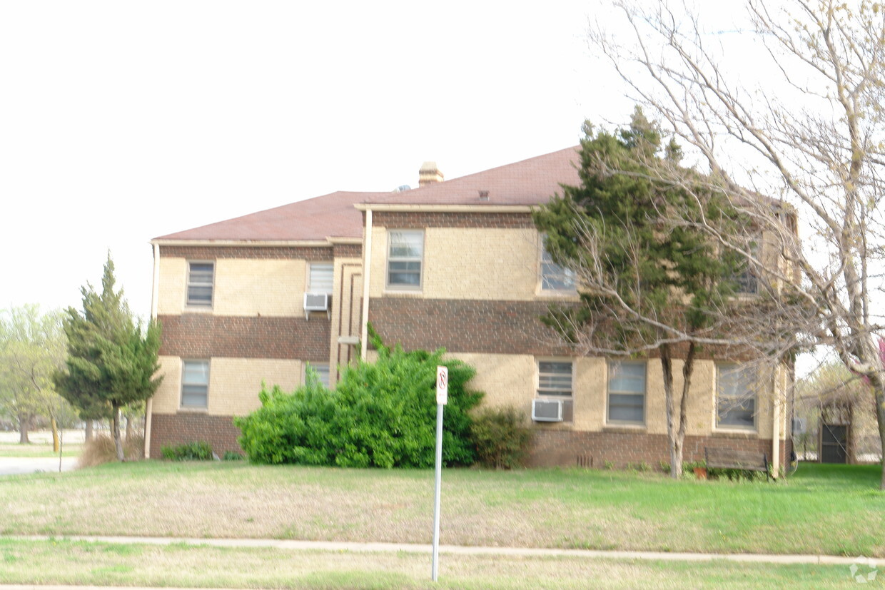 Building Photo - Lyndon Hall