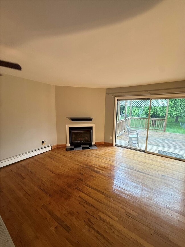 Building Photo - 23 Brookside Dr W