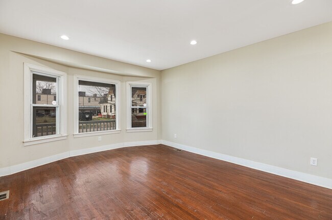Living Room - 1436 Baldwin St