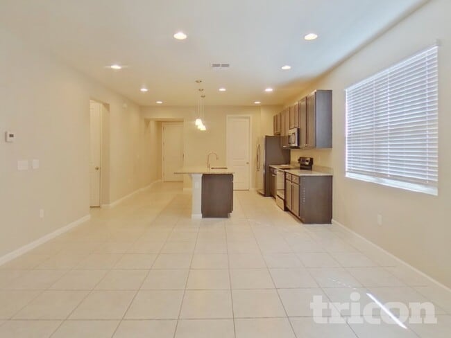 Building Photo - 371 Buchannan Dr