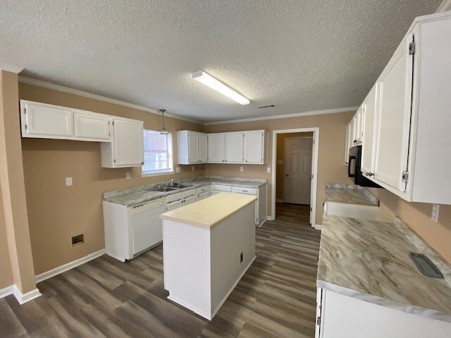 Building Photo - 5865 Pepper Crossing