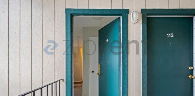 Building Photo - 1185 Meadow Ln